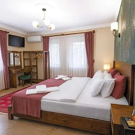 Yellow Stone House Hotel 5*